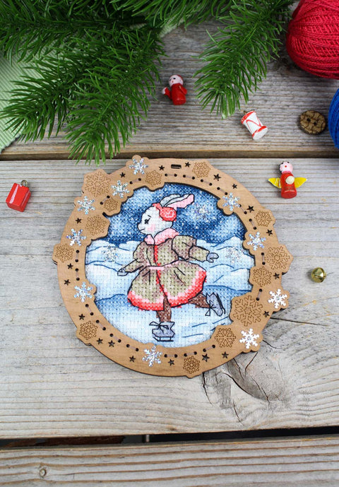 Cross Stitch Winter Landscape on Wood, Frozen River Scene, MP Studia, 11 × 12 cm Home Decor