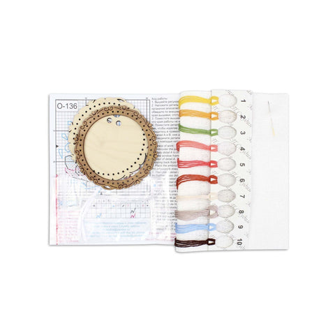 Cross Stitch Kit on Wood, Mini Cottage Cheese Cake Dessert Design, 8×8 cm, MP Studia, Beginner-Friendly DIY Craft Set