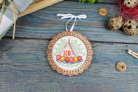 Cross Stitch Kit on Wood, Mini Cottage Cheese Cake Dessert Design, 8×8 cm, MP Studia, Beginner-Friendly DIY Craft Set