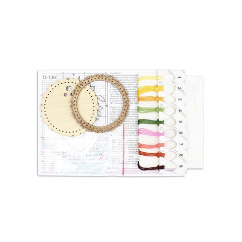 Cross Stitch Kit on Perforated Wood, Daffodil Bouquet, MP Studia, 8×8 cm, Beginner-Friendly DIY Home Decor with Embroidery Floss