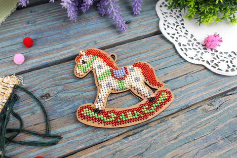 Horse Cross Stitch Kit on Wooden Base, MP Studia, 8 x 8 cm, Natural Wood DIY Decor 񟿿