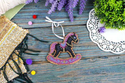 Cross Stitch Kit with Wooden Base, Little Dark Horse Pattern, Natural Wood, 8×8 cm, MP Studia DIY Embroidery Craft Set