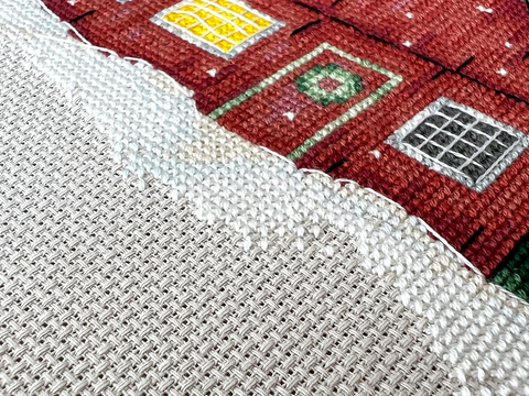 Red House Cross Stitch Kit, AVA Stitch, 16 Count Zweigart Aida, 17 Thread Colors, A3 Chart, 14.61 × 16.51 cm