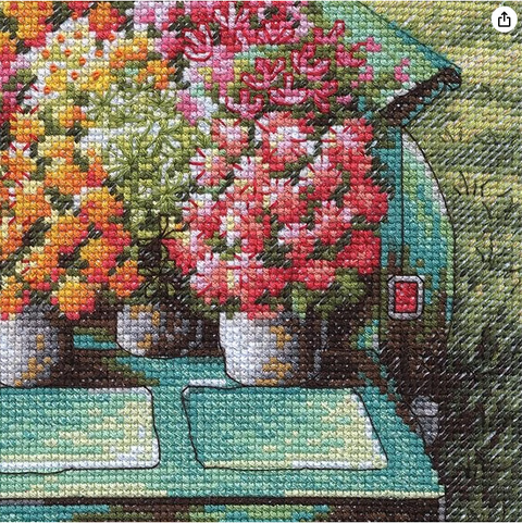 Cross Stitch Kit with Floral Design, Dimensions, Aida Fabric, Cotton Threads, Needle, Pattern and Instructions, 22 x 30 cm