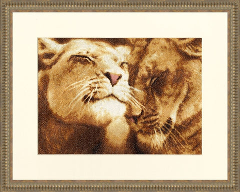 DZH028 Lions in Love Cross Stitch Kit from Golden Fleece