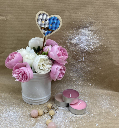 Cross Stitch Kit Heart Cake Topper with Wooden Base, Cotton Embroidery Thread, Felt, 5.5 × 15 cm, Kind Fox by Wizardi