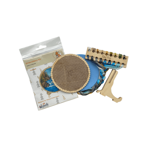 Cross Stitch Kit with Waterfall Design, 18 Shades, Cotton Floss, Wood Base, Felt and Organizer, Kind Fox by Wizardi, 11 x 11 cm