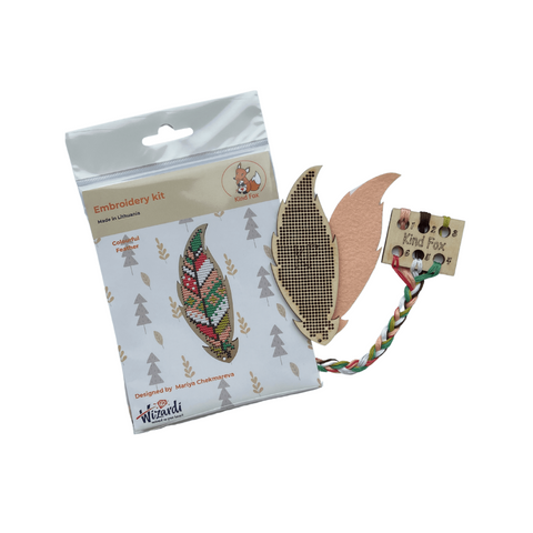 Colorful Feather Cross Stitch Embroidery Kit, Kind Fox by Wizardi, 6 Colors, Cotton Threads, Wooden Base, 4.5 x 11 cm