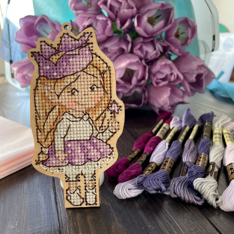 Fairy-Themed Cross Stitch Embroidery Kit, DMC Cotton Threads, Wooden Base, Felt, 6 × 11.5 cm, 12 Colors, Kind Fox by Wizardi
