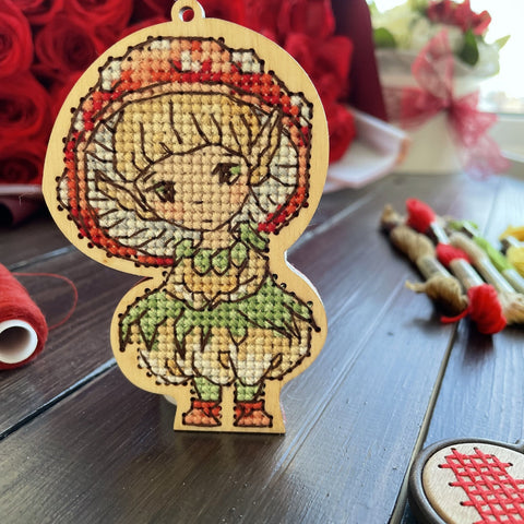 Cross Stitch Embroidery Kit with DMC Cotton Floss, Wooden Base and Felt, 14 Colors, 6 x 9 cm, Kind Fox by Wizardi