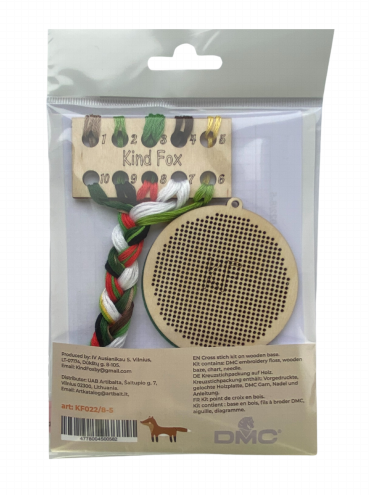 Christmas Tree Ornament Embroidery Kit, Winter Wreath Design, Wooden Base and Felt, Kind Fox by Wizardi, 6.5 × 7 cm
