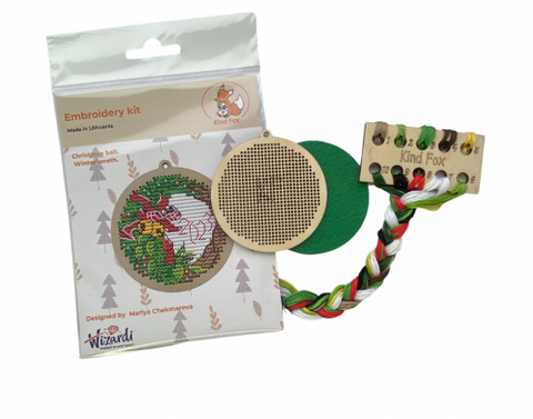 Christmas Tree Ornament Embroidery Kit, Winter Wreath Design, Wooden Base and Felt, Kind Fox by Wizardi, 6.5 × 7 cm