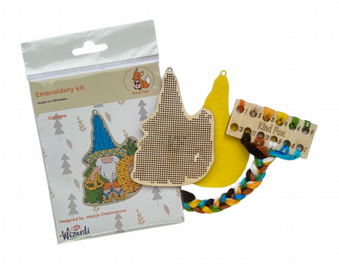 Gnome Embroidery Kit on Wooden Base, 11 Colors, Cotton Floss, Felt, 7.5 × 11 cm, Kind Fox by Wizardi, Christmas Decor
