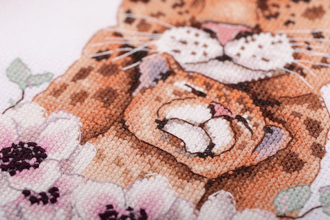 Leopard Mother and Cub Cross Stitch Kit, Wildlife Embroidery Set with Canvas, Threads, Needle, Pattern and Instructions, PANNA KLART