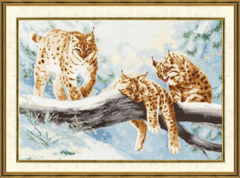 DZH033 Lynx Cross Stitch Kit from Golden Fleece