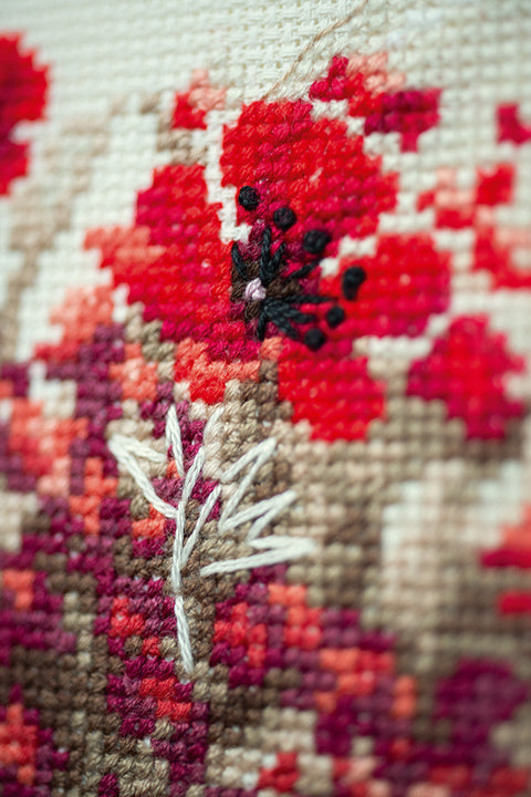 Vervaco Counted Cross Stitch Kit, Girl in Poppy Field Design, Aida Canvas, Cotton Threads, Needle and Pattern Included