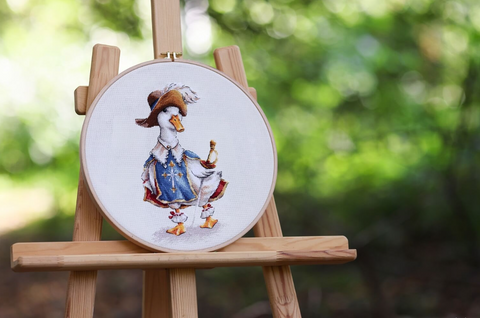 Counted Cross Stitch Kit Musketeer Design, Madeira Floss, Zweigart White Aida 18, 34 Colors, 14.7 x 26.5 cm, Zolotoe Runo