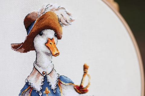 Counted Cross Stitch Kit Musketeer Design, Madeira Floss, Zweigart White Aida 18, 34 Colors, 14.7 x 26.5 cm, Zolotoe Runo