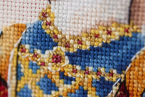 Cross Stitch Kit with Animal Motif, Zolotoe Runo Milady, 16 x 26.5 cm, Cream Aida 18 Fabric, 36 Madeira Threads