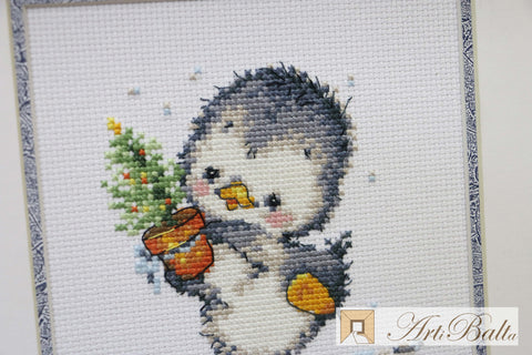 Cross Stitch Kit “Skubu į šventę,” White Aida 14 ct, 11×12 cm, 16 Colors, Alisa, English Instructions