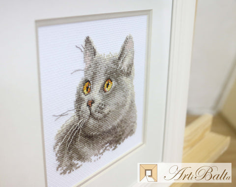 British Cat Cross Stitch Kit with 14 Count Aida Fabric, 13 Colors, Needle, 12 x 11 cm, Alisa, English Instructions