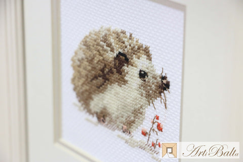 Hedgehog Cross Stitch Kit, Alisa, White 14 Count Aida, 11 Thread Colors, Needle Included, 9 x 7 cm, English Instructions
