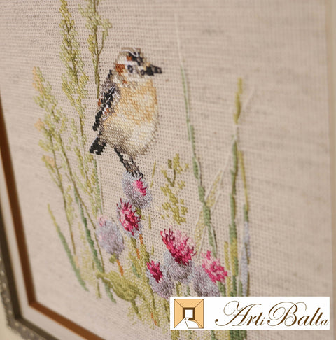Alisa Cross Stitch Kit, Charming Bird Design, Linen Aida, 24 Colors, 15 × 19 cm, Needle and English Instructions