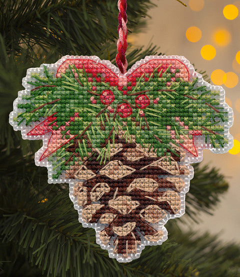 Christmas Pinecone Cross Stitch Kit, 9.3 × 8.5 cm Ornament, Plastic 14 Count Canvas, Oven, Kirov Floss in 15 Shades