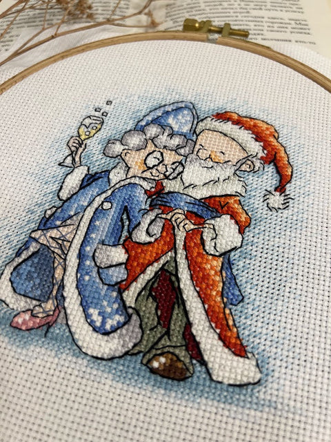 Christmas Cross Stitch Kit Grandma and Santa Claus, Aida Fabric, Beginner-Friendly, 13.5 x 13.5 cm, Andriana