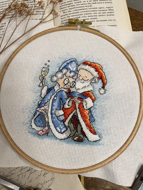 Christmas Cross Stitch Kit Grandma and Santa Claus, Aida Fabric, Beginner-Friendly, 13.5 x 13.5 cm, Andriana