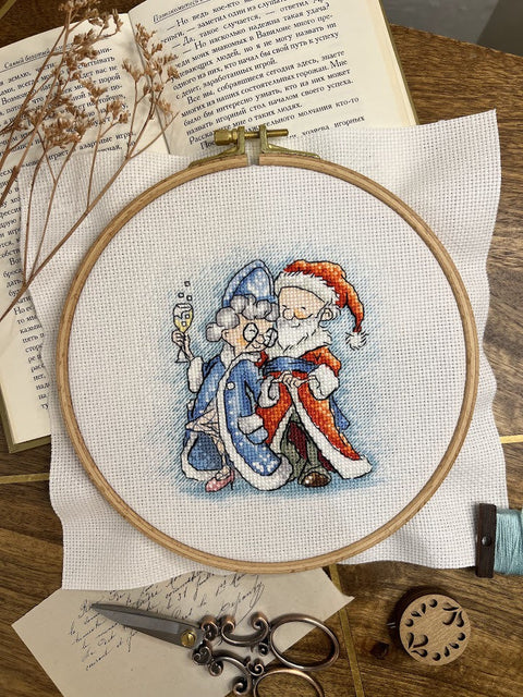 Christmas Cross Stitch Kit Grandma and Santa Claus, Aida Fabric, Beginner-Friendly, 13.5 x 13.5 cm, Andriana