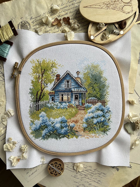 Cross Stitch Kit with Rural Cottage Motif, Andriana, 17.5 x 17 cm, Aida Canvas, Cotton Threads, Beginner-Friendly DIY Wall Decor