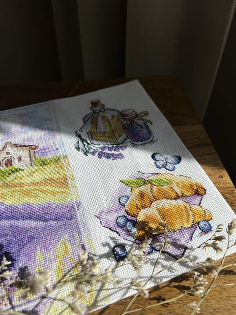 Cross Stitch Kit Provence Motif, Aida Fabric, Cotton Threads, Needle and Clear Pattern, Multicolor Wall Decor, Andriana