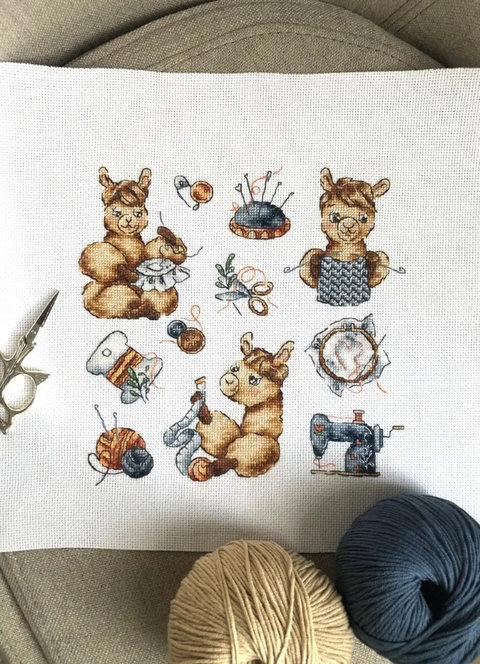 Counted Cross Stitch Kit with Llama, Aida 16 ct Canvas, 20×19 cm, 26 Cotton Thread Colors, Andriana