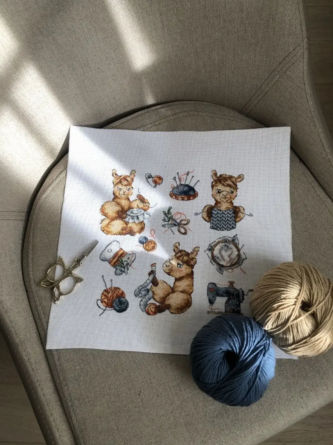 Counted Cross Stitch Kit with Llama, Aida 16 ct Canvas, 20×19 cm, 26 Cotton Thread Colors, Andriana