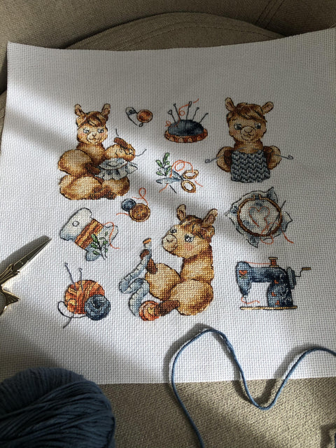 Counted Cross Stitch Kit with Llama, Aida 16 ct Canvas, 20×19 cm, 26 Cotton Thread Colors, Andriana