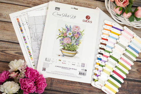 Luca-S Floral Cross Stitch Kit 25x30cm, Zweigart Aida 16ct, 48 Colors, Backstitch