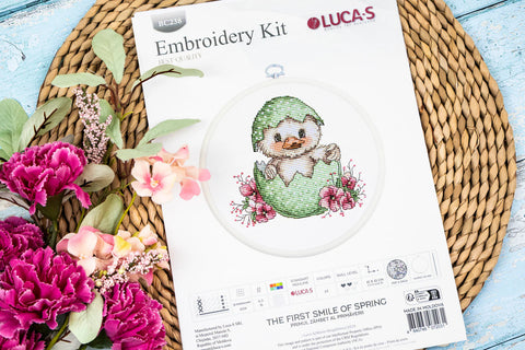 Luca-S Spring Smile Counted Cross Stitch Kit 10x10cm Aida 16ct Hoop Threads 27 Colors