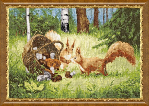 Z035 Squirells Cross Stitch Kit from Golden Fleece