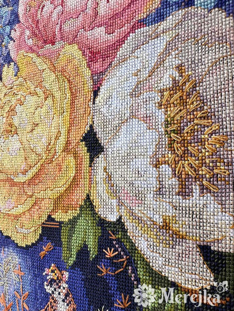 Cross Stitch Kit with Floral and Animal Motif, Black Zweigart Aida 16, Merejka, 30 x 39 cm, 43 DMC Colors