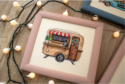 LetiStitch Happy Holidays Cross Stitch Kit, Zweigart Aida 18 Count, Anchor Threads, 3 Designs, 14x8 to 11x11 cm