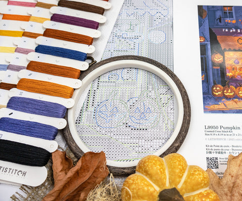 Pumpkin Lane Cross Stitch Kit, Autumn Pumpkin Design, Aida Fabric, Cotton Threads, 21×21 cm, Letistitch