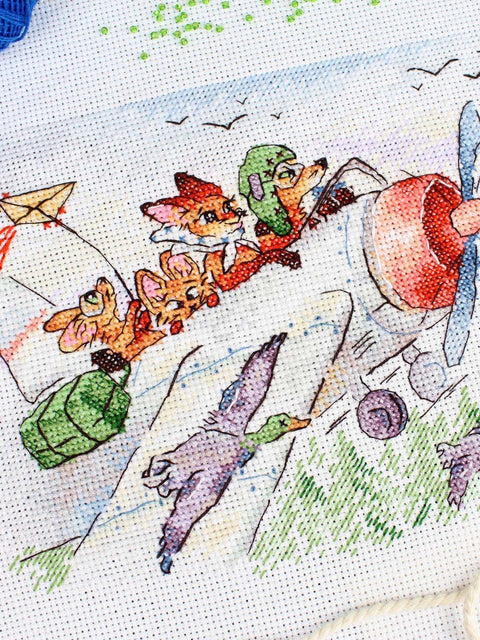Cross Stitch Kit “Fly South” Animal Design, 15x20 cm, 14 Count White Canvas, 25 Colors, MP Studia DIY Embroidery Kit