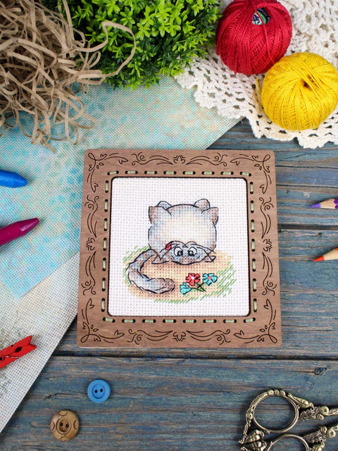 Cat Cross Stitch Kit, Miniature 7x7 cm Animal Design, 14 Count Cotton Canvas, 15 Colors, MP Studia