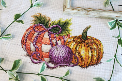 MP Studia Cross Stitch Embroidery Kit with Pumpkin Motif, Autumn Decor, Fabric, Cotton Threads, Needle, Chart and Instructions
