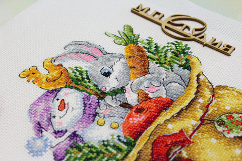 Christmas Cross Stitch Kit with Gift Sack Motif, Aida Canvas, Cotton Threads, Chart and Needle, MP Studia