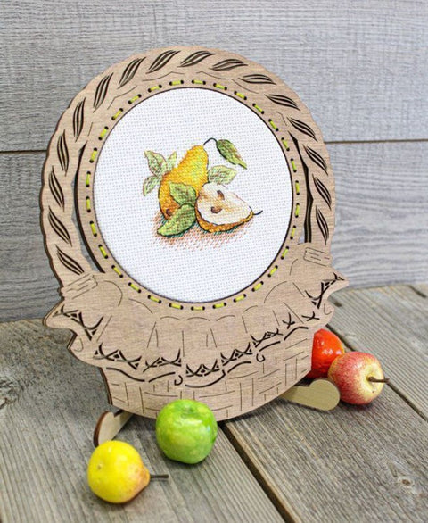 Cross Stitch Kit with Garden Pear Motif, MP Studia Embroidery Set with Canvas, Threads, Needle and Pattern for Home Decor