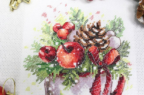 Christmas Cross Stitch Embroidery Kit, MP Studia Holiday Composition with Clear Pattern for Beginners and Advanced Stitchers