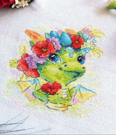 Cross Stitch Embroidery Kit, Romantic Dragon Design, 15x15 cm, Multicolor Cotton Thread, MP Studia DIY Craft Set