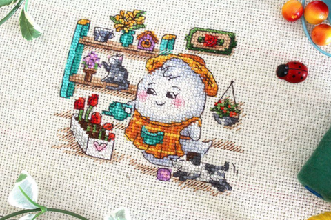 Cross Stitch Embroidery Kit with Floral Design, MP Studia, 11 x 11 cm, Beginner-Friendly Creative Hobby Project